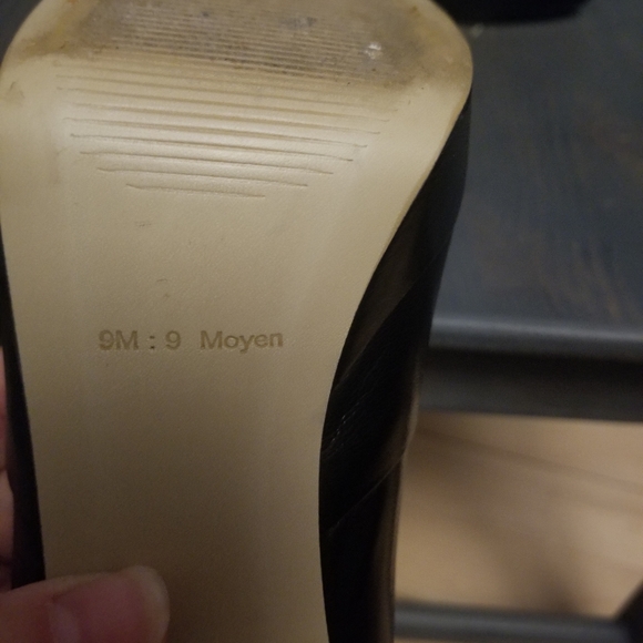 Guess by Marciano Black High Heels size 9M - Picture 7 of 8